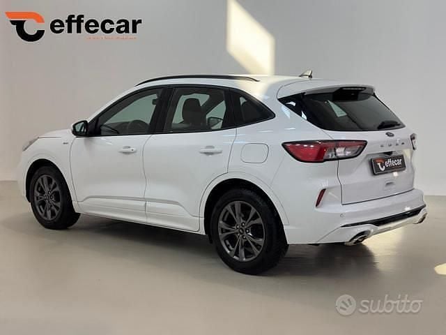 Usata Ford Kuga ST-Line 120 CV (88 kW) 2022 Bianco SUV