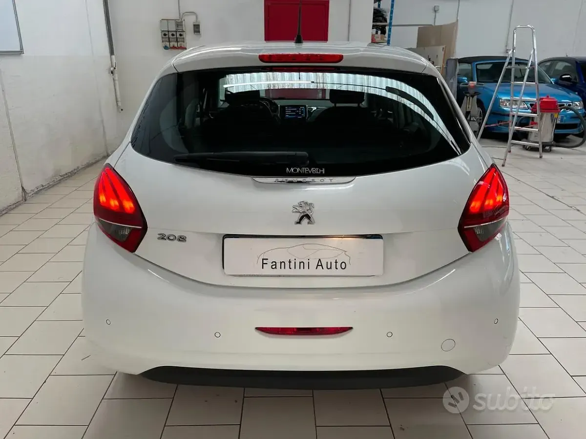 Usata Peugeot 208 Allure 82 CV (60 kW) 2018 Bianco Utilitaria