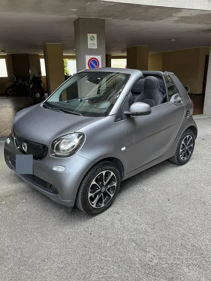 Usata Smart ForTwo Cabrio Passion 90 CV (66 kW) 2017 Grigio Cabrio