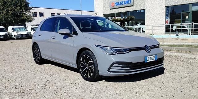 Usata VW Golf VII Life 110 CV (80 kW) 2021 Grigio Utilitaria