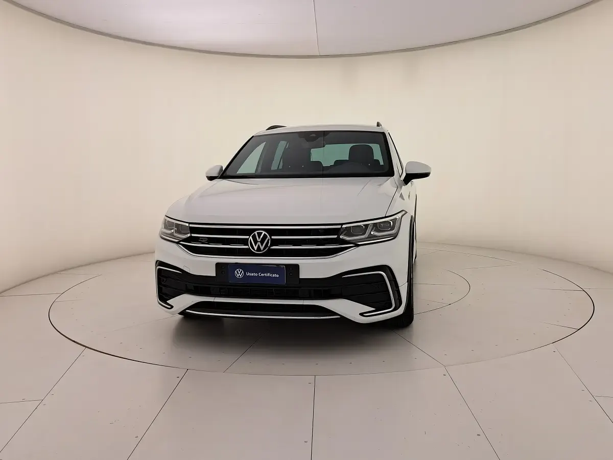 Usata VW Tiguan R-line 150 CV (110 kW) 2023 Pure white SUV