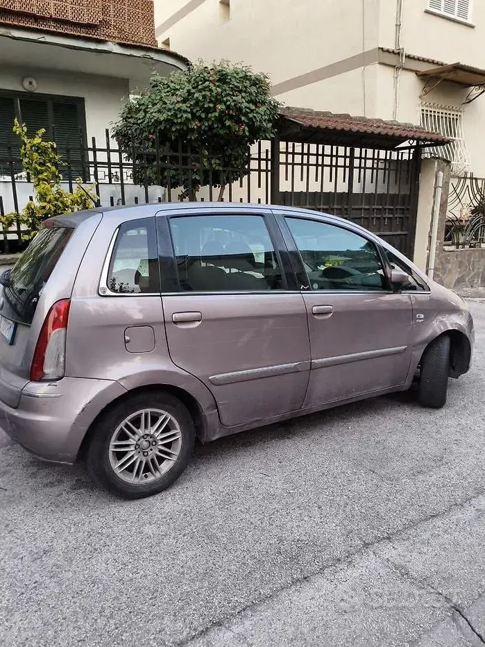 Usata Lancia Musa 77 CV (56 kW) 2007 Monovolume