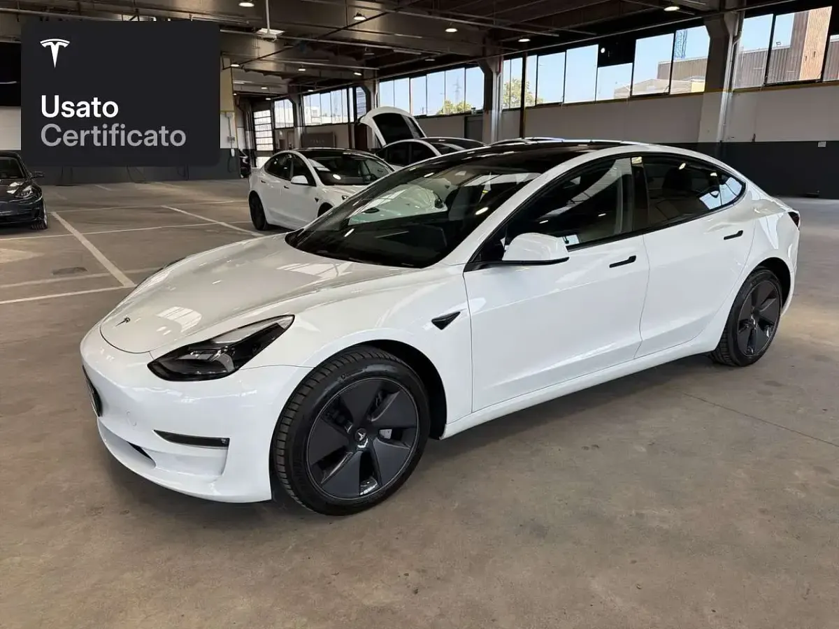 Usata Tesla Model 3 Long Range AWD 324 kW (441 CV) 2023 Pearl white multicoat Berlina