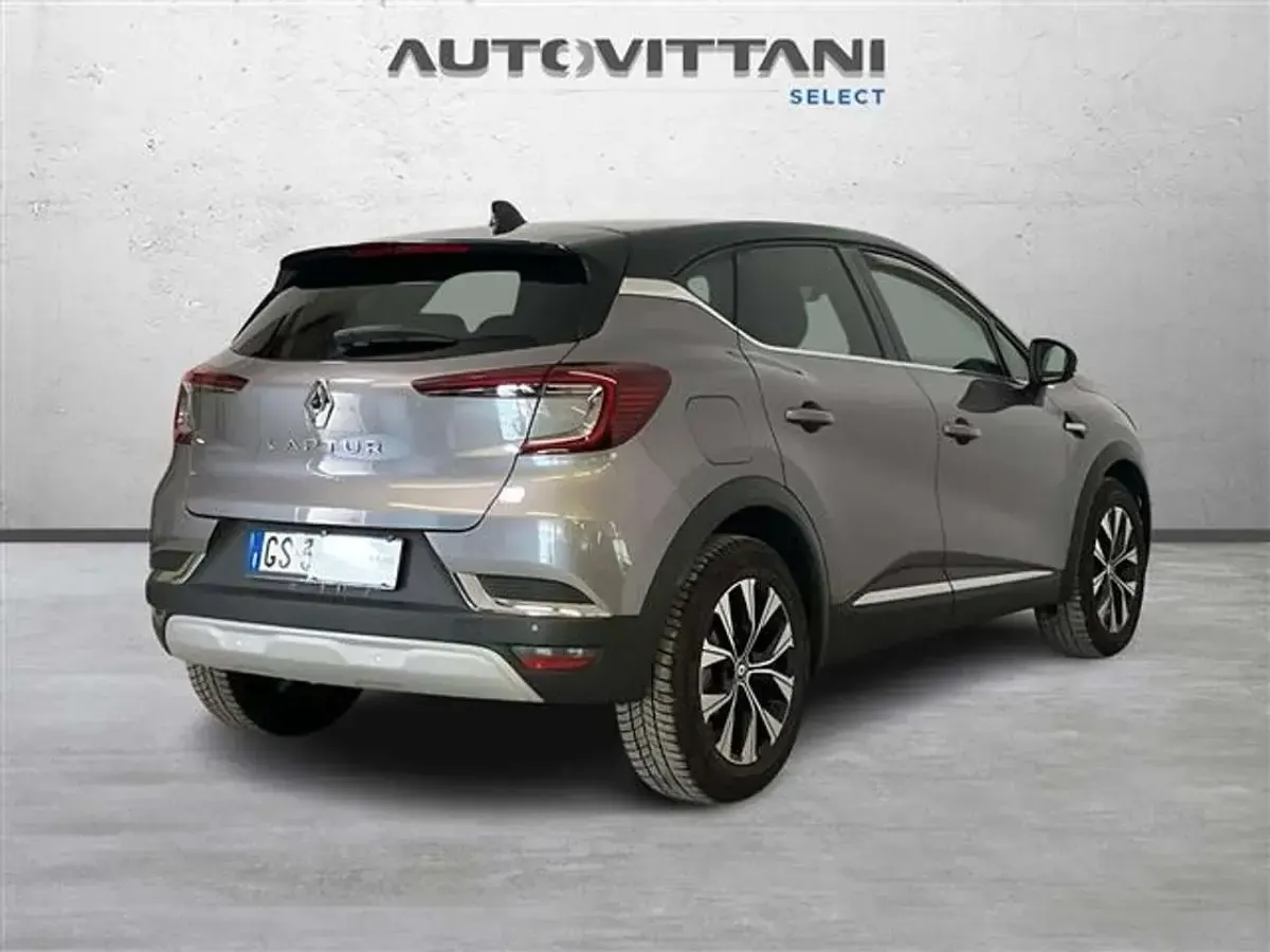 Usata Renault Captur Techno 91 CV (66 kW) 2024 Grigio scuro SUV