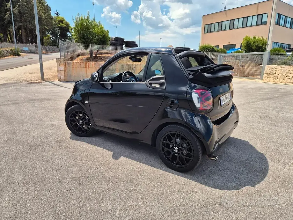 Usata Smart ForTwo Cabrio Passion 71 CV (52 kW) 2017 Nero Cabrio