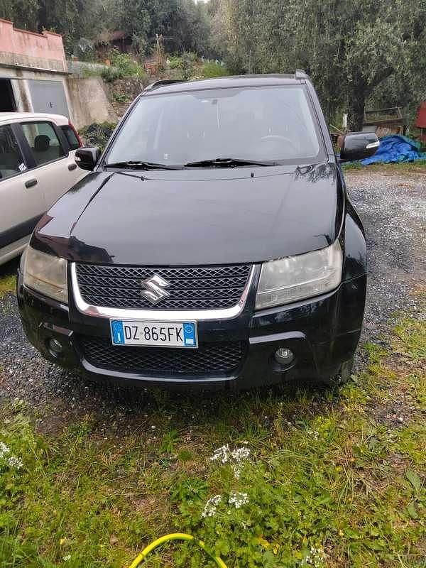 Usata 2010 Suzuki Grand Vitara Tre volumi | 7500 € (Buon prezzo) - Immagine 1/4