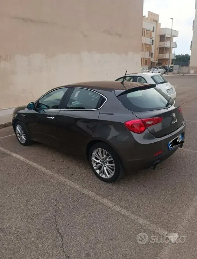 Usata Alfa Romeo Giulietta 140 CV (102 kW) 2011 Utilitaria