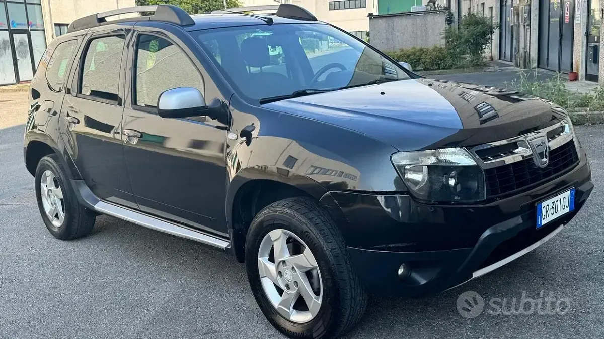 Usata Dacia Duster Lauréate 110 CV (80 kW) 2011 Nero SUV