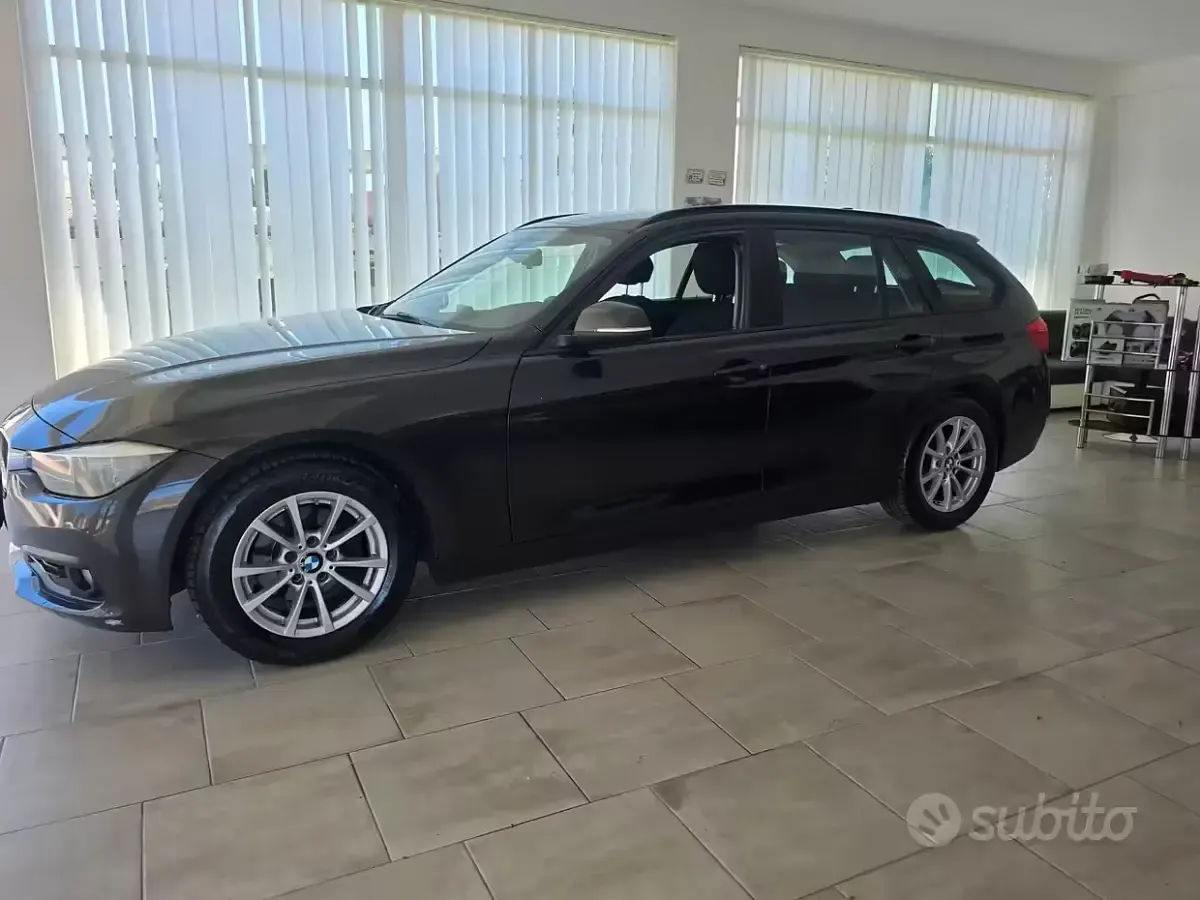 Usata BMW 318 Sport Line 150 CV (110 kW) 2016 Nero Station wagon