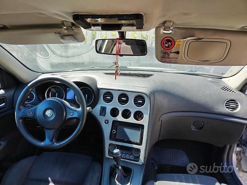 Usata Alfa Romeo 159 120 CV (88 kW) 2006 Grigio Berlina