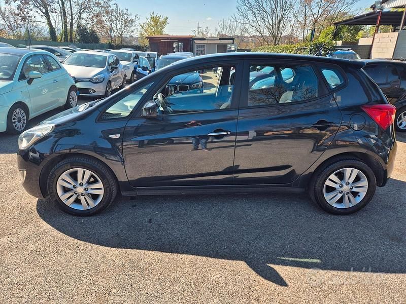 Usata Hyundai ix20 Comfort 90 CV (66 kW) 2012 Grigio Utilitaria