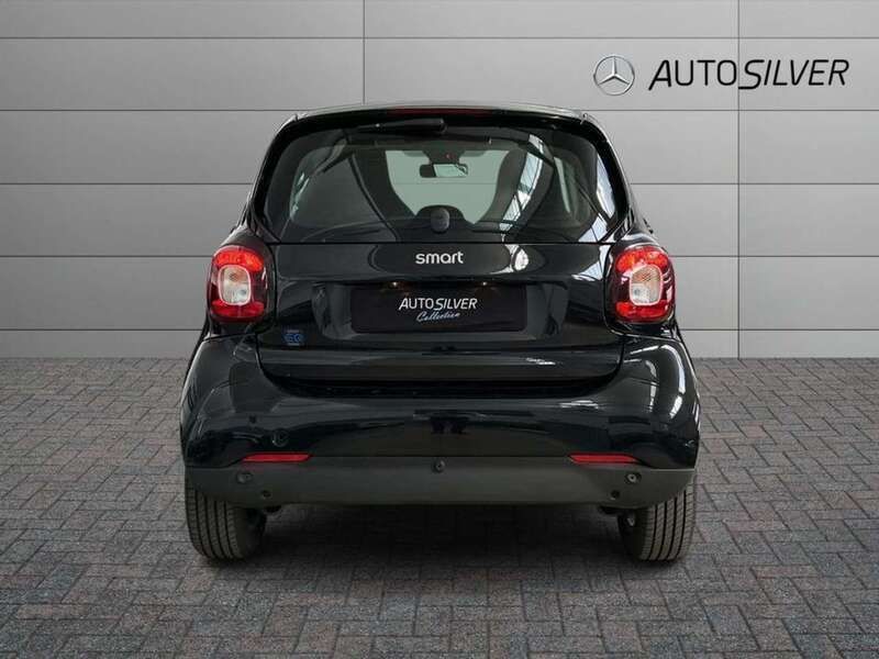 Usata Smart ForTwo Coupé Passion 41 kW (56 CV) 2022 Nero / pastello Utilitaria
