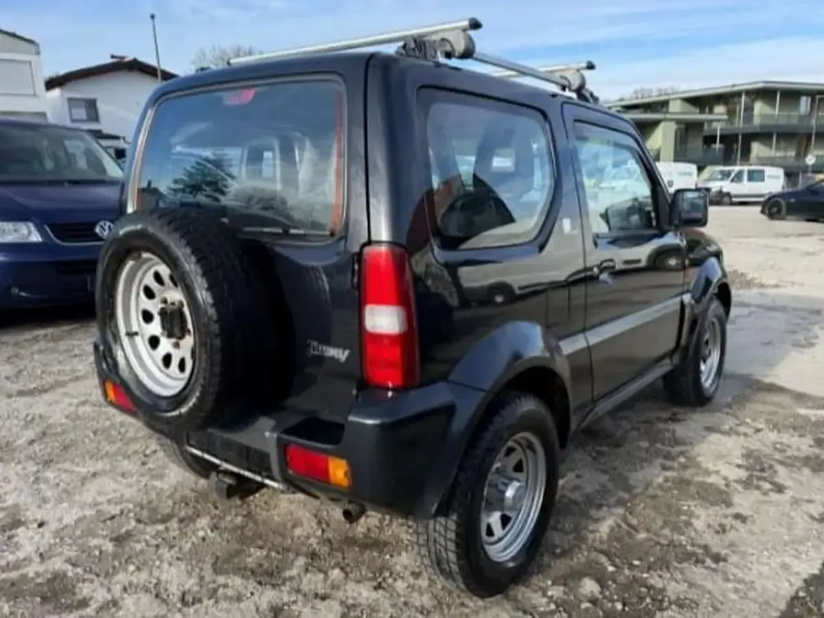 Usata Suzuki Jimny 86 CV (63 kW) 2007 Nero SUV