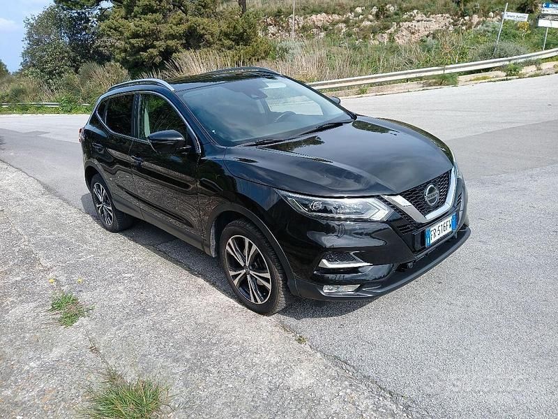 Usata Nissan Qashqai N-Connecta 110 CV (80 kW) 2018 Nero SUV