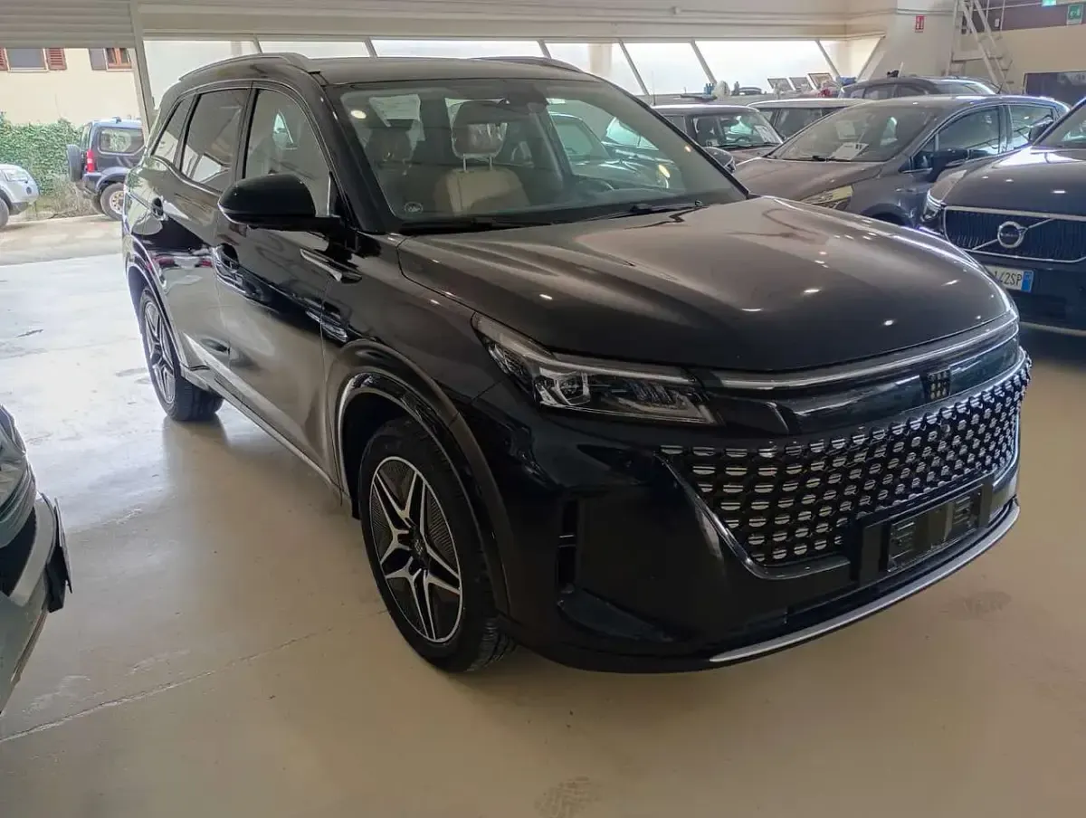 Nuova DFSK E5 184 CV (135 kW) 2025 Nero SUV