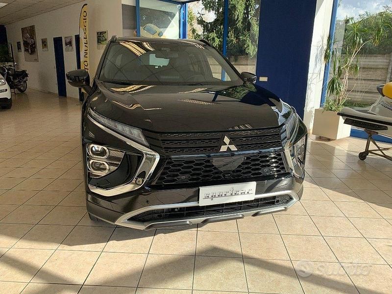 Usata Mitsubishi Eclipse Cross Instyle 98 CV (72 kW) 2023 Nero metallizzato SUV
