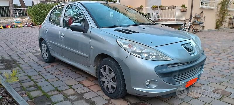 Usata Peugeot 206 60 CV (44 kW) 2011 Berlina