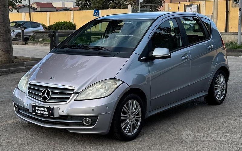 Usata Mercedes A180 108 CV (79 kW) 2010 Blu Berlina