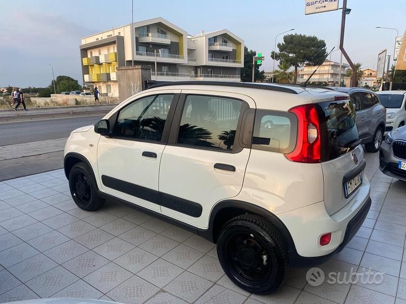 Usata Fiat Panda 4x4 S 95 CV (69 kW) 2017 Bianco Utilitaria
