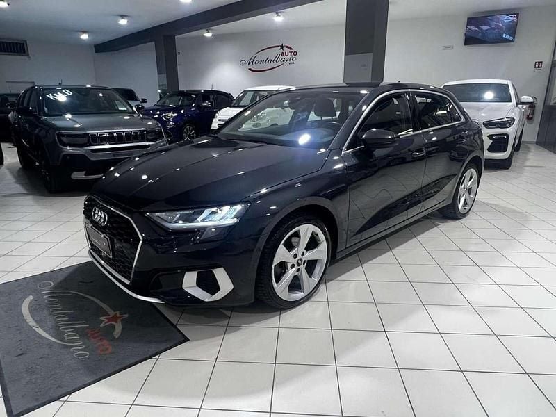Grigio Usata 2022 Audi A3 Sportback Advanced Due volumi | 21.900 € (Buon prezzo) - Immagine 1/4