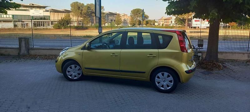 Usata Nissan Note 88 CV (64 kW) 2006 Giallo Utilitaria