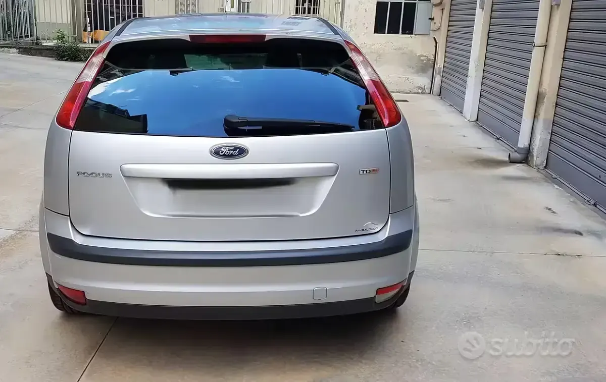 Usata Ford Focus 110 CV (80 kW) 2007 Grigio Berlina