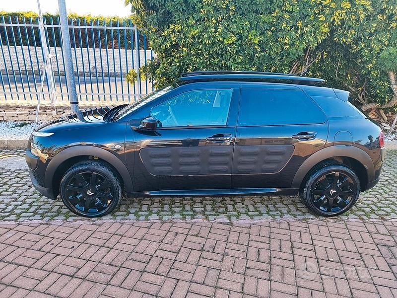 Usata Citroën C4 Cactus 92 CV (67 kW) 2016 Nero Utilitaria
