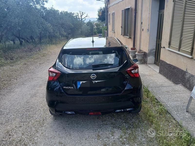Nero Usata 2023 Nissan Micra Utilitaria | 13.800 € (Buon prezzo) - Immagine 1/4