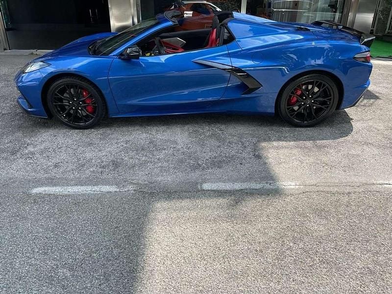 Usata Corvette Stingray 481 CV (353 kW) 2023 Ellhart lake blu metallic Cabrio