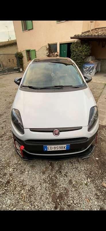 Usata Fiat Grande Punto Sport 120 CV (88 kW) 2010 Utilitaria