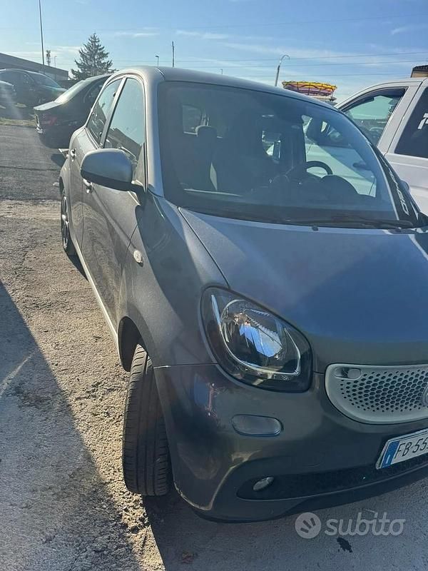 Usata Smart ForFour 70 CV (51 kW) 2015 Grigio Utilitaria