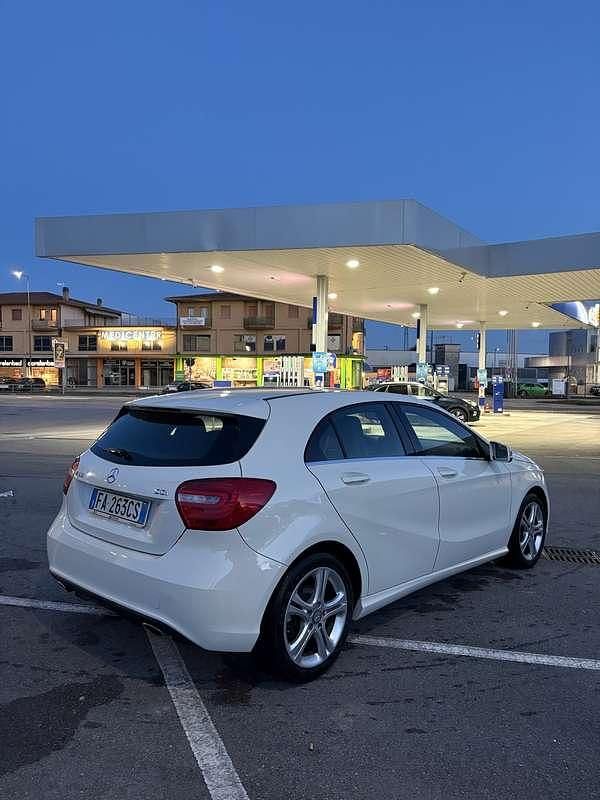 Usata Mercedes A180 Executive 109 CV (80 kW) 2015 Berlina