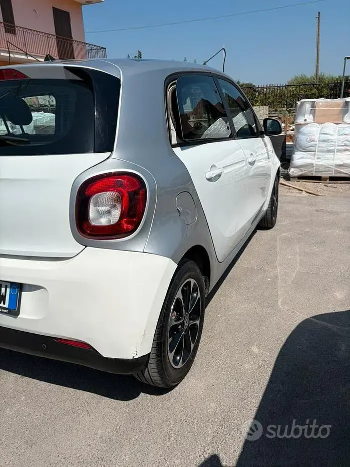 Usata Smart ForFour 71 CV (52 kW) 2017 Bianco Utilitaria