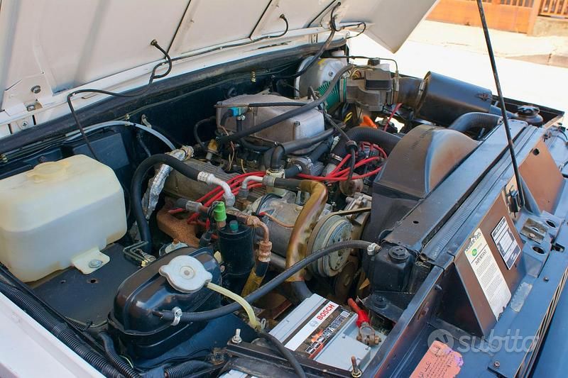 Usata Land Rover Range Rover Classic 163 CV (119 kW) 1987 Bianco Berlina