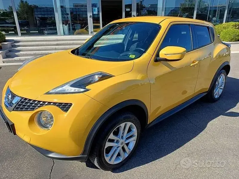 Usata Nissan Juke Acenta 116 CV (85 kW) 2015 Giallo SUV