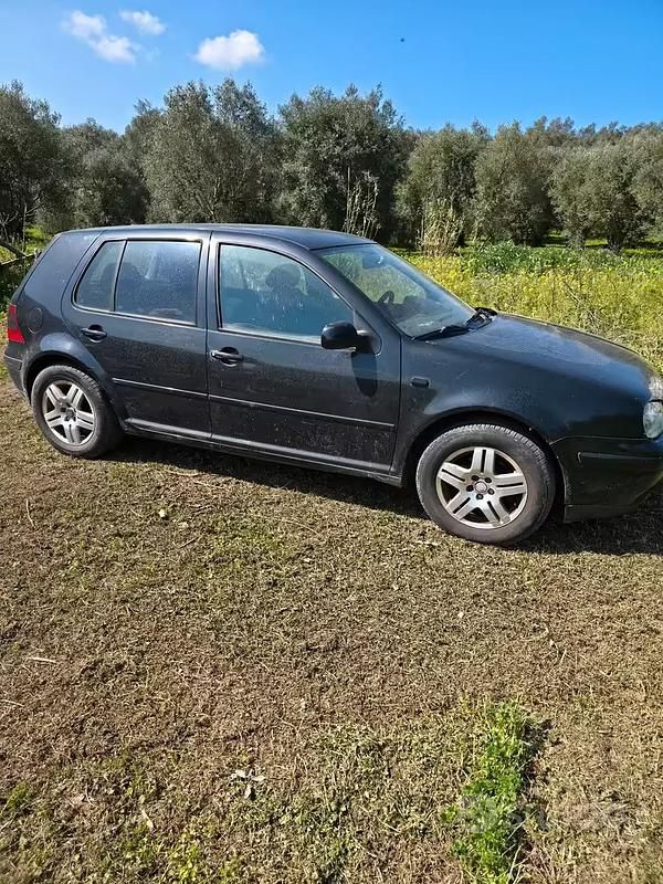 Usata VW Golf IV 115 CV (84 kW) 2000 Nero Berlina