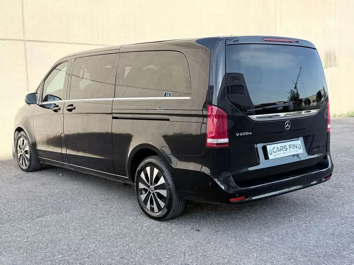 Usata Mercedes V220 Business 163 CV (119 kW) 2023 Metalizzato Monovolume