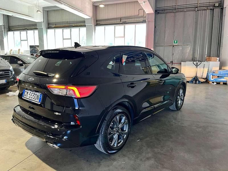 Begagnad Ford Kuga ST-Line 152 HK (111 kW) 2023 Svart SUV