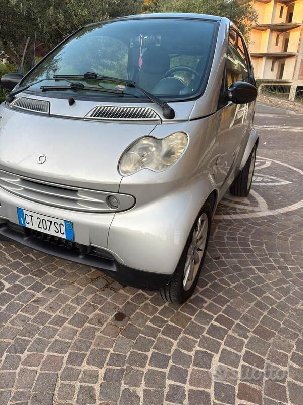 Usata Smart ForTwo Coupé 61 CV (44 kW) 2005 Utilitaria