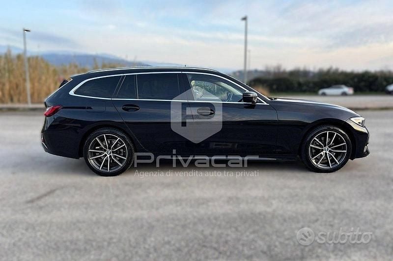 Usata BMW 320e Luxury Line 190 CV (139 kW) 2021 Nero Station wagon