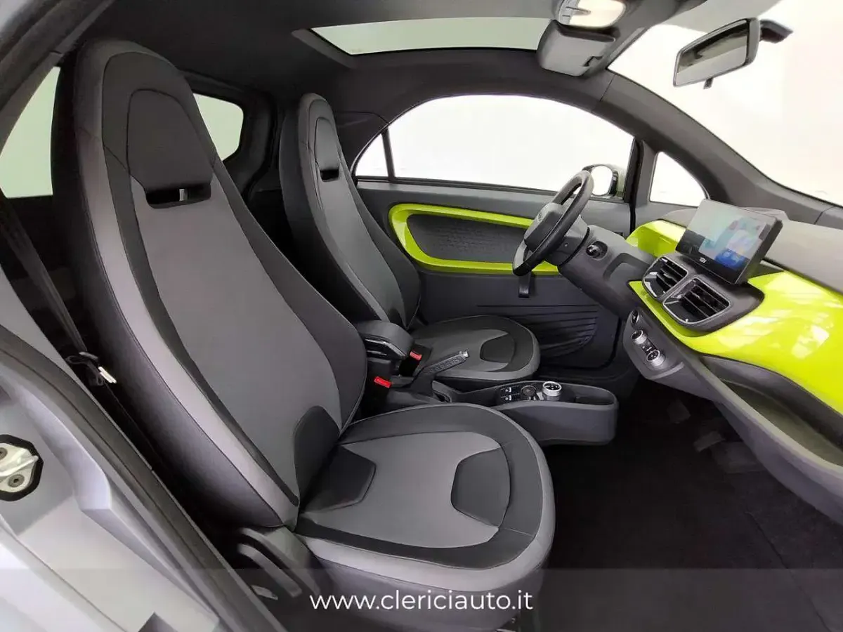 Usata XEV Yoyo 7 kW (10 CV) 2025 Grigio Utilitaria