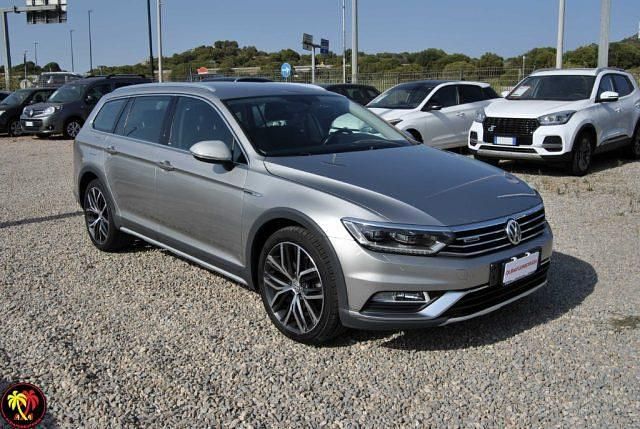 Usata VW Passat Alltrack Business 190 CV (139 kW) 2017 Grigio Station wagon