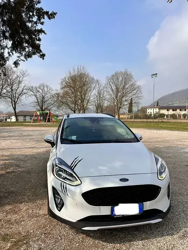 Usata Ford Fiesta Active 86 CV (63 kW) 2018 Utilitaria