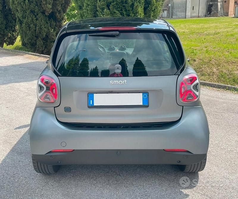 Usata Smart ForTwo Coupé 22 kW (30 CV) 2020 Grigio Utilitaria