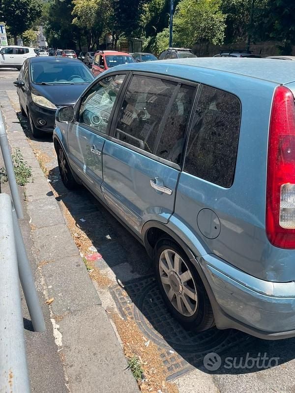 Usata Ford Fusion 80 CV (58 kW) 2010 Berlina