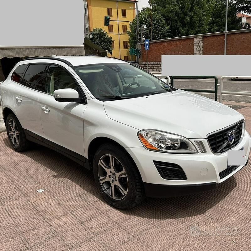 Usata Volvo XC60 Kinetic 215 CV (158 kW) 2011 Bianco SUV