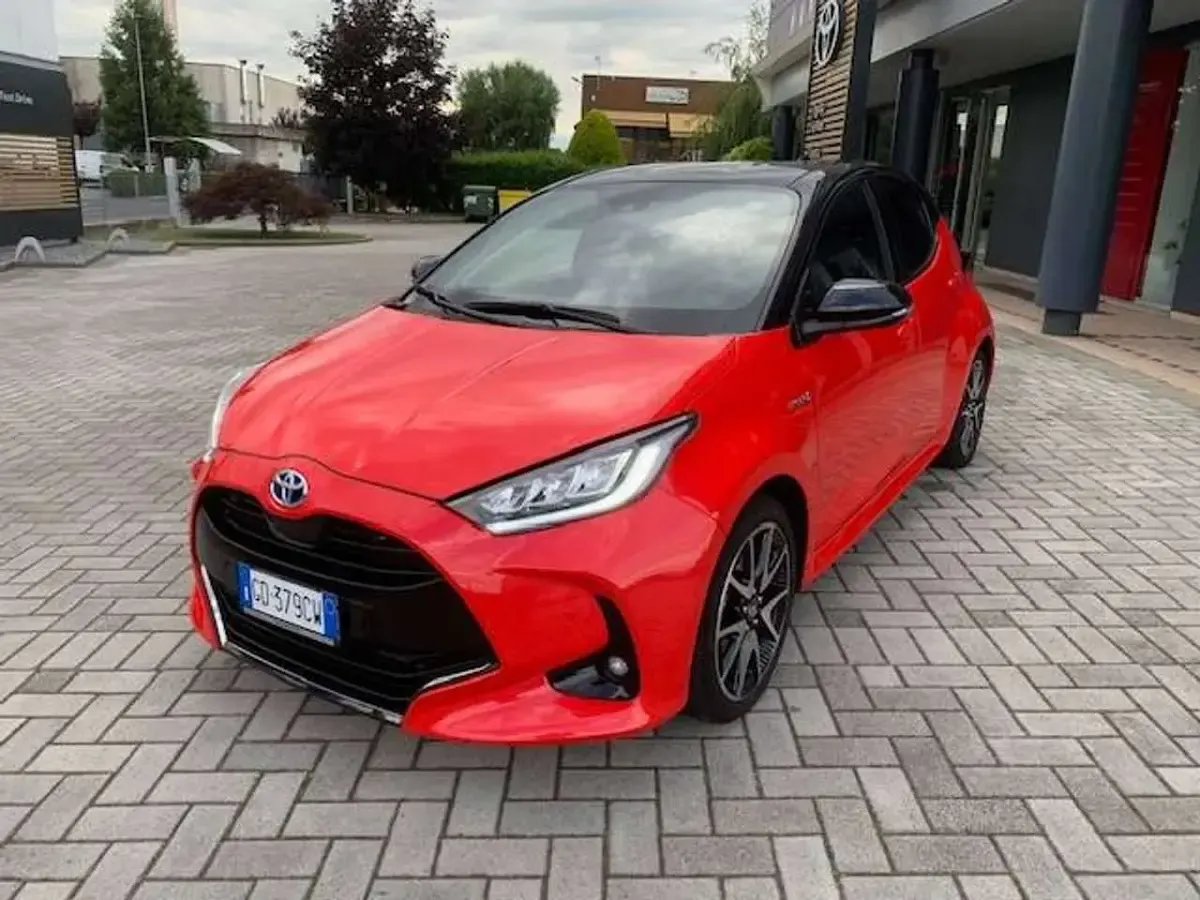 Usata Toyota Yaris Hybrid Edition 116 CV (85 kW) 2021 Rosso Berlina