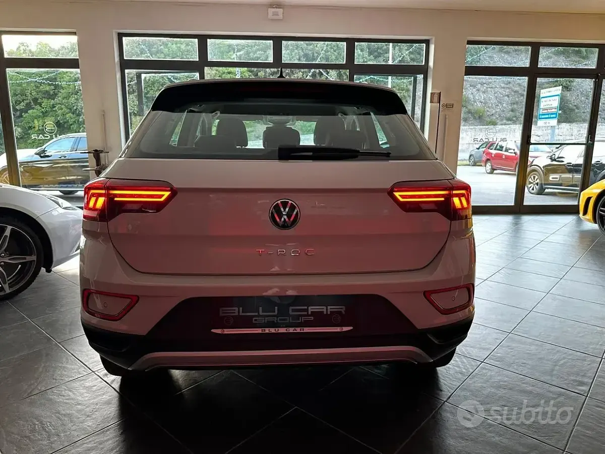 Usata VW T-Roc Life 116 CV (85 kW) 2023 Beige SUV