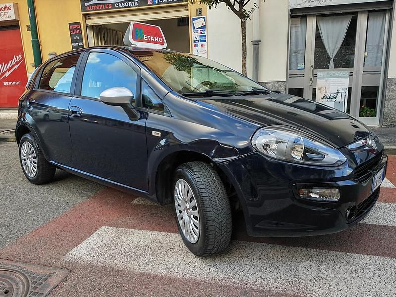 Usata Fiat Grande Punto 77 CV (56 kW) 2011 Blu Utilitaria