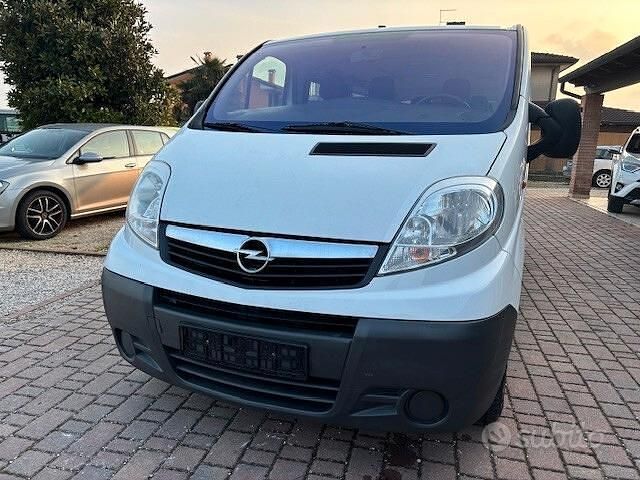 Usata Opel Vivaro 101 CV (74 kW) 2013 Bianco Monovolume
